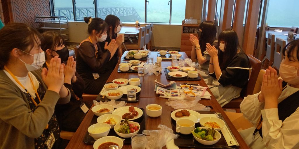 【北海道修学旅行２日目夕食】いただきます