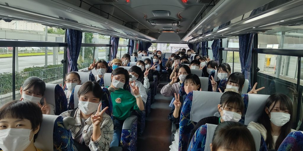 【北海道修学旅行1日目出発】空港までのバスの様子8・9組