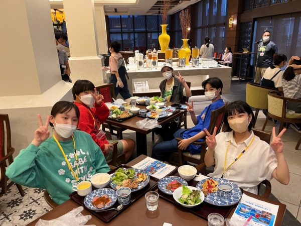 【石垣島修学旅行2日目　夕食】いっぱい食べて明日に備えましょう