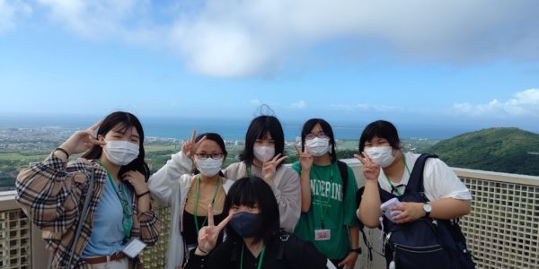 【石垣島修学旅行2日目 石垣島観光】笑顔のむこうには竹富島が