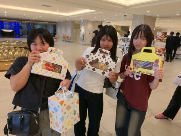 【北海道修学旅行3日目ロイズ】