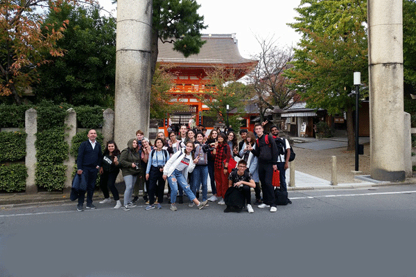 【2018年日仏交換留学プログラム8日目～11日目】11月4日(日)から6日(火)まで、2泊3日で京都を訪れました。そして7日(水)は大阪へ行きました。天候にも恵まれ、両都市で、それぞれ異なった日本文化を体験し、とても充実した日々を過ごしました。